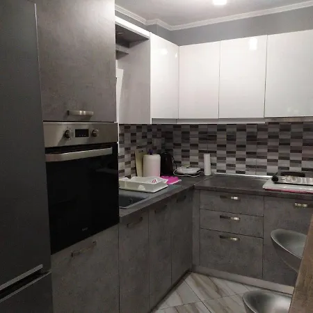 Apartament Panos *