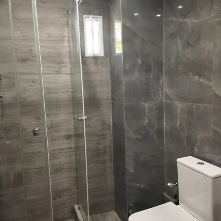 Panos Apartman *